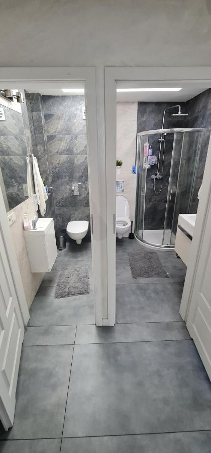 Pokoje Zeromskiego 1B Apartman Białystok Kültér fotó